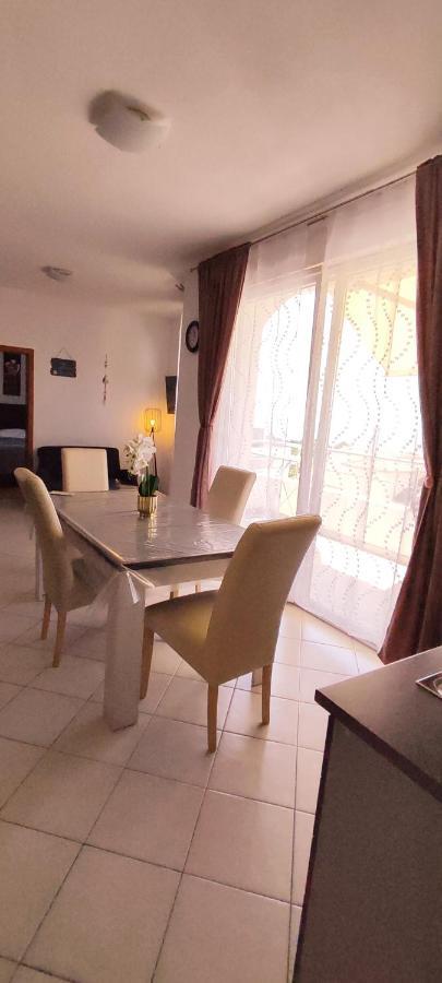 Apartments Burazer Шибеник Екстер'єр фото