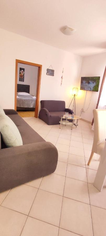 Apartments Burazer Шибеник Екстер'єр фото