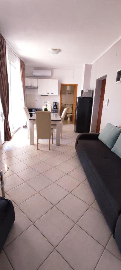 Apartments Burazer Шибеник Екстер'єр фото