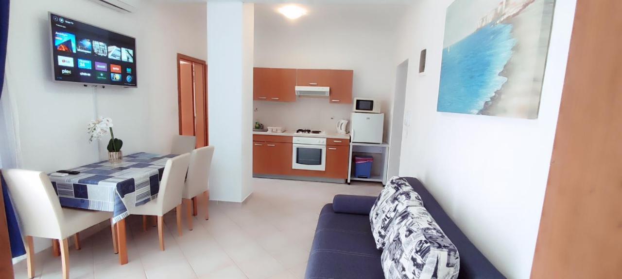 Apartments Burazer Шибеник Екстер'єр фото