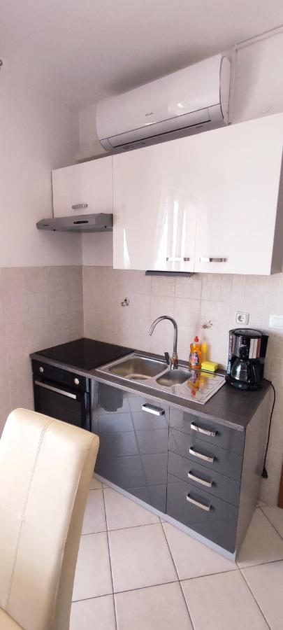 Apartments Burazer Шибеник Екстер'єр фото