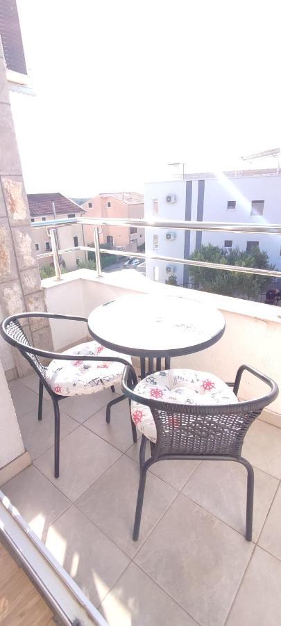 Apartments Burazer Шибеник Екстер'єр фото